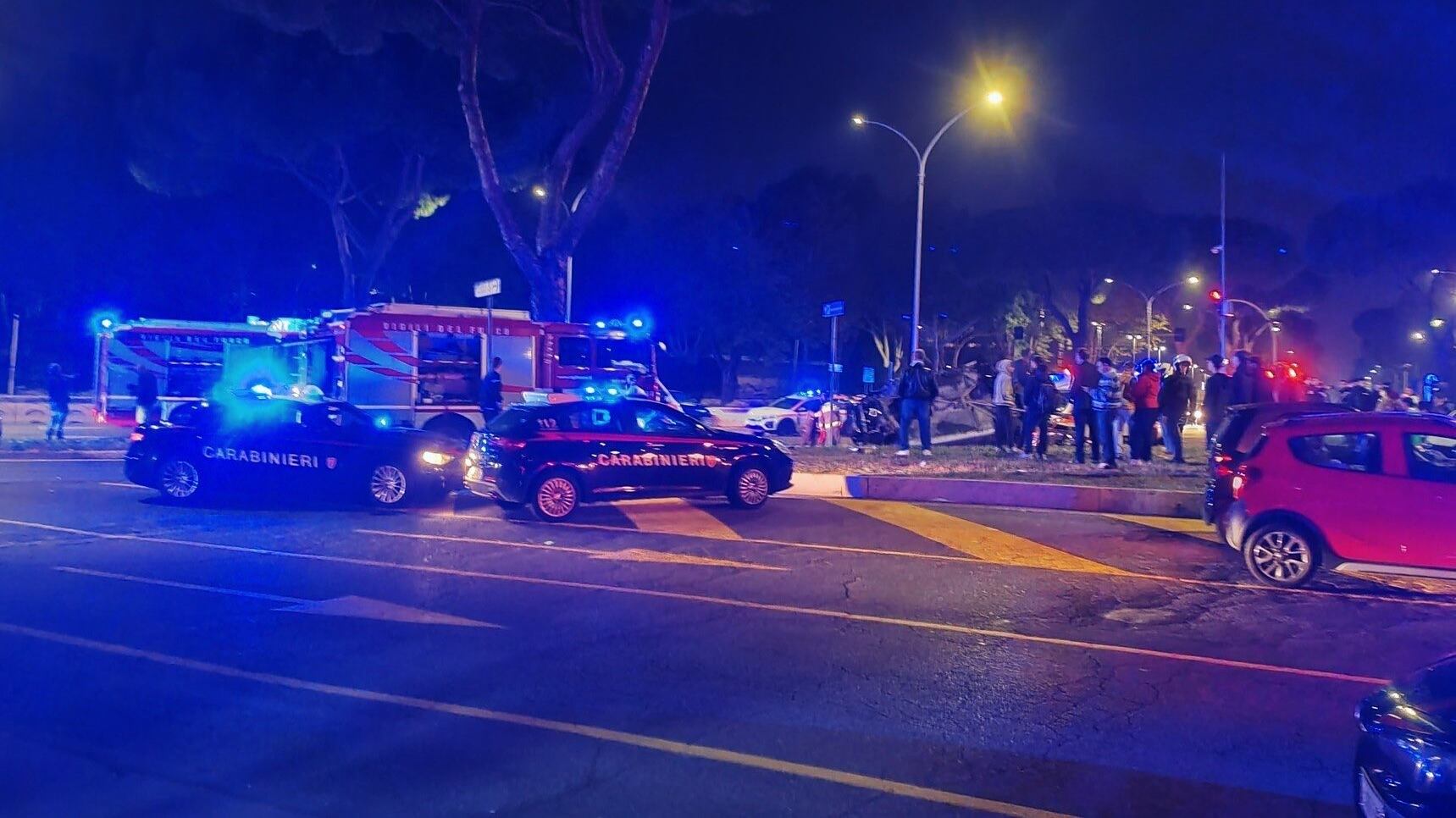 Folle gara di velocità a Roma, un'auto ne travolge un'altra: morta una 20enne