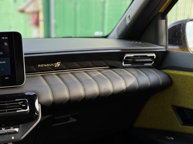 Renault 5 E-Tech: guarda la gallery della nuova elettrica dal design iconico 19