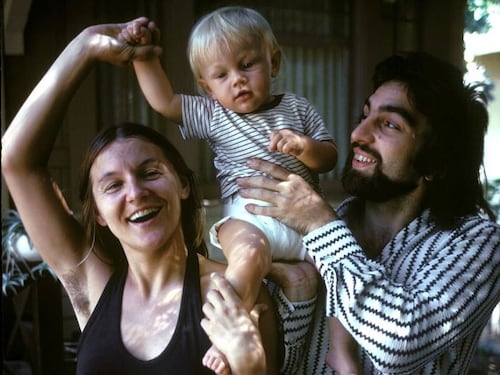 Baby Leonardo di Caprio: l'ascella materna non depilata scatena il web