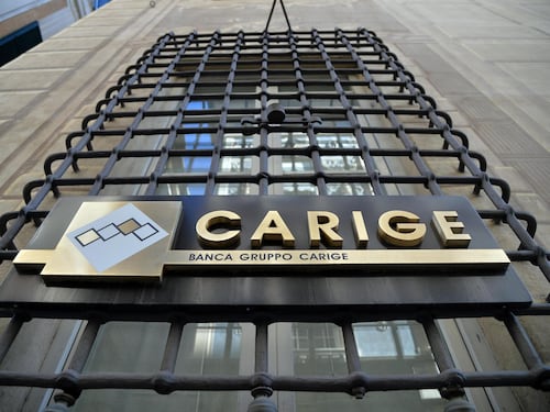La Bce "affonda" Banca Carige: "Serve un nuovo piano". E il titolo crolla a piazza Affari