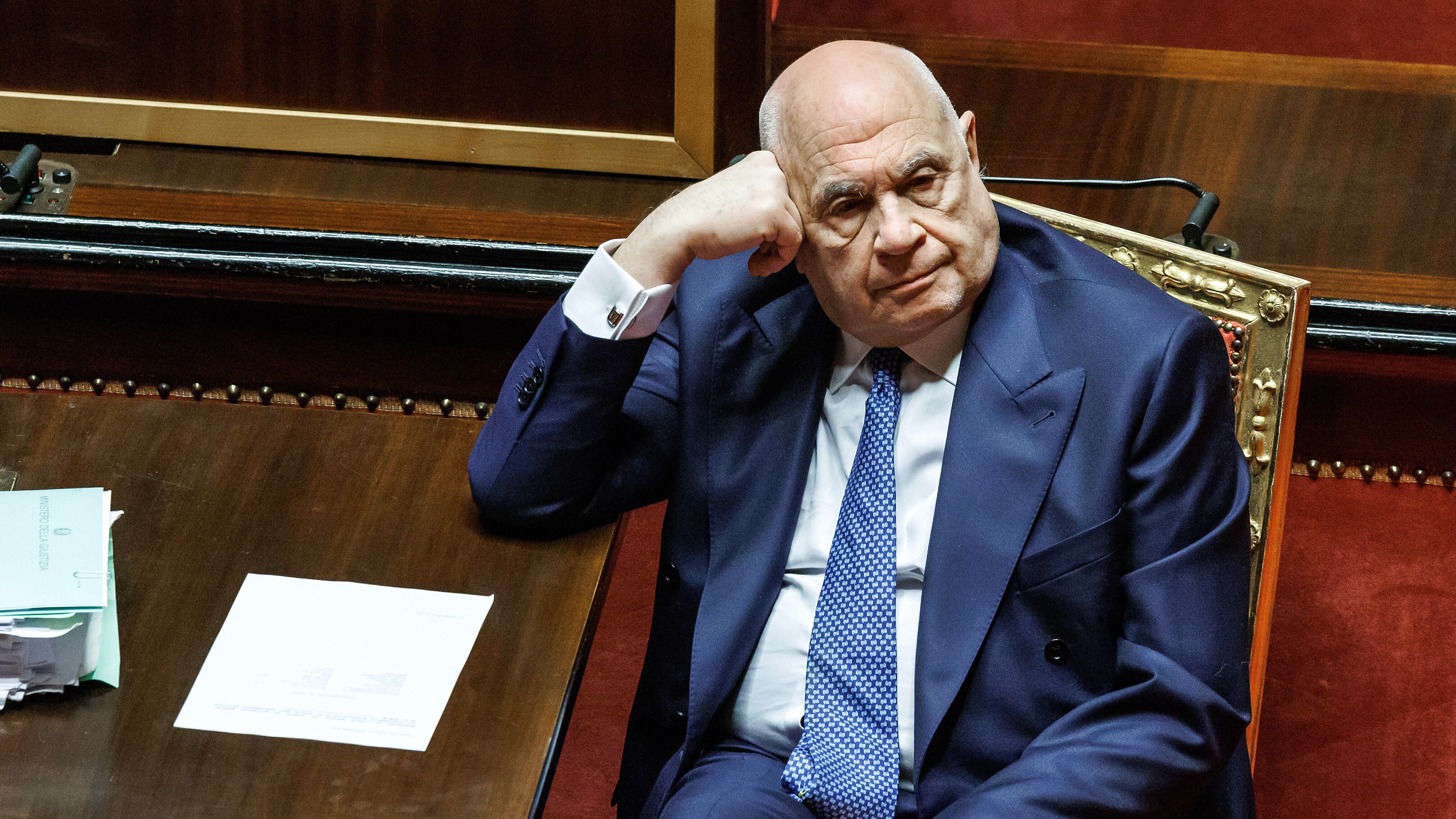 25 aprile, il ministro Nordio fischiato dagli antifascisti a Treviso