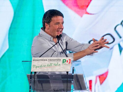 Renzi: "Abbiamo straperso". Ma il segretario dem resta in campo