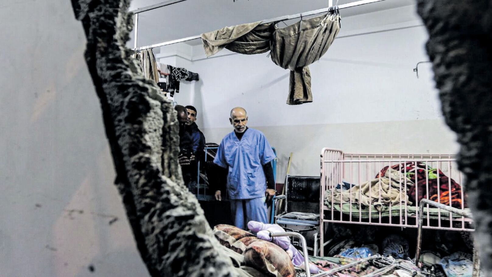 Khan Yunis, raid in ospedale in cerca dei corpi degli ostaggi