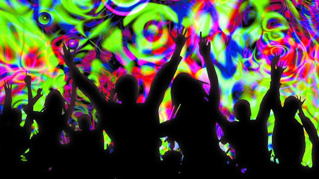 Dj, giocolieri e ragazze pon pon: ora lasciarsi è un party