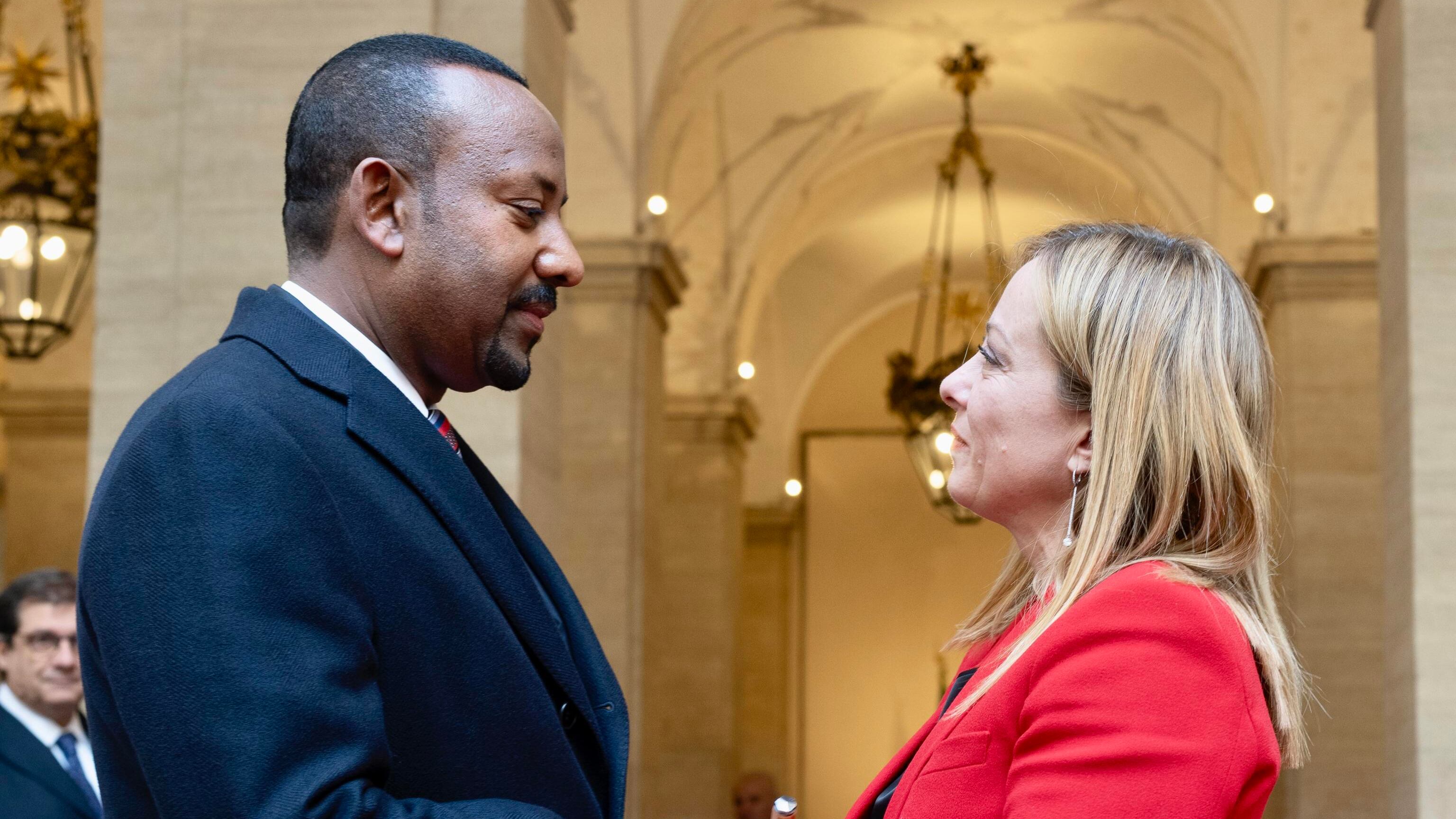 Meloni in Etiopia "Un ruolo più forte dell'Italia in Africa. E presto arriverà il Piano Mattei"