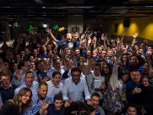 Grande successo per Stonex: oltre 500 Breakers alla festa per lo smartphone italiano