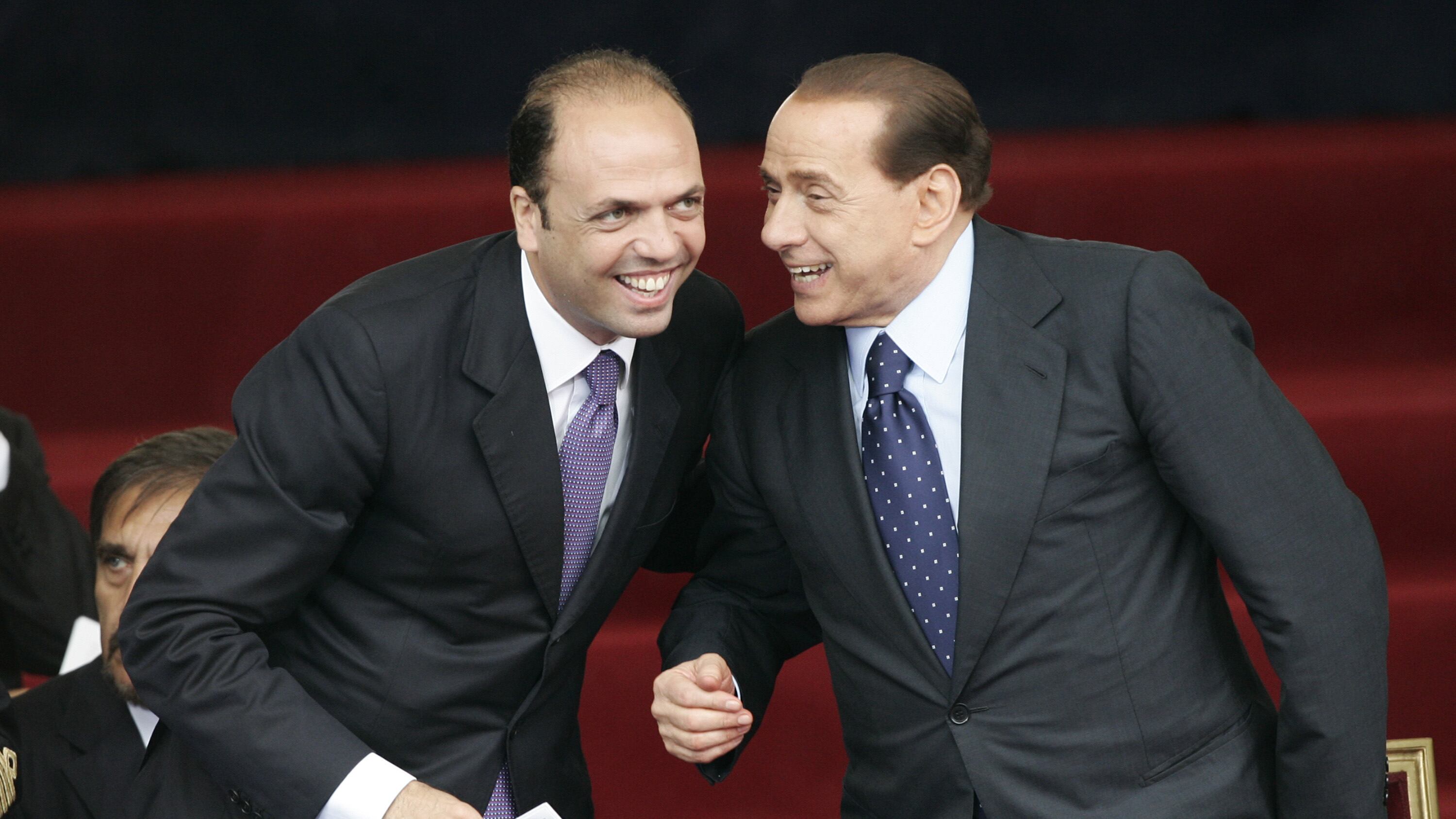 Il Cav ignora Bisignani: "Mi fido di Alfano"