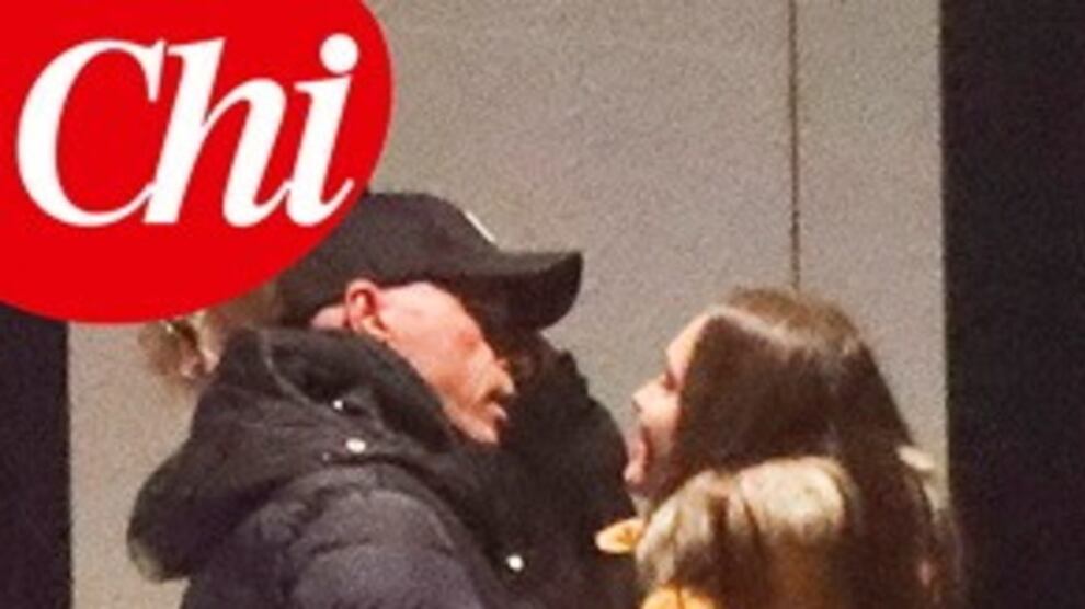 Eros Ramazzotti sorpreso in flagrante con una ragazza. Nuovo flirt per il cantante?