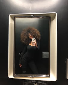 Tina Kunakey, sexy compagna di Vincent Cassel 14