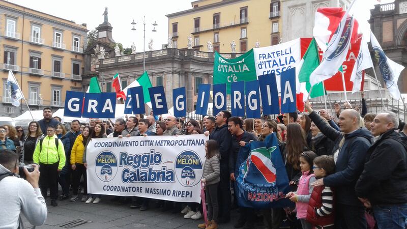 Fratelli d’Italia in corteo a Napoli: “Basta coi burocrati di Bruxelles e al Nazareno europeo” 9