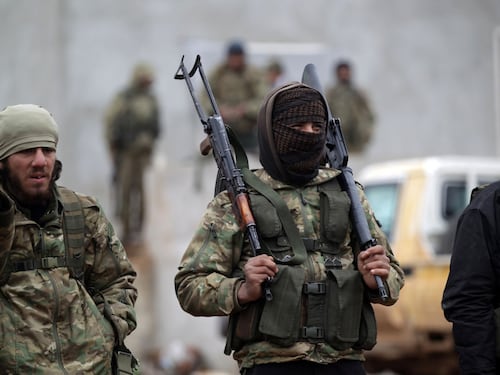 Sospetti terroristi espulsi dall'Italia. Uno ha combattuto con l'Isis