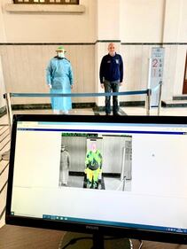 Bari, il termoscanner all'ingresso del policlinico 4