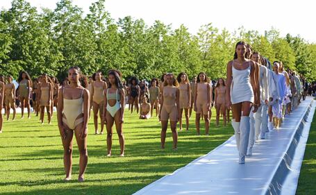 Kanye West presenta la sua collezione "Yeezy Season 4" a New York 17