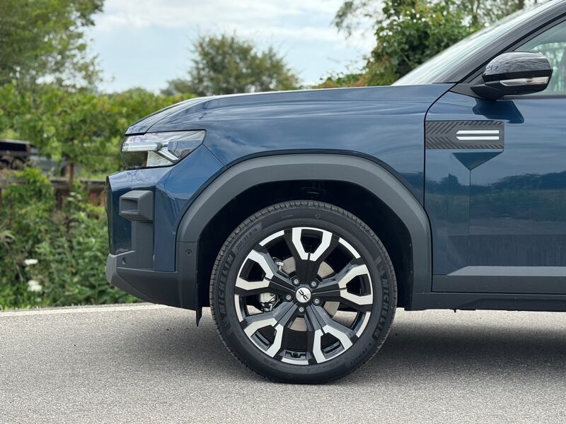 Dacia Bigster Hybrid: guarda la gallery del nuovo SUV ibrido full 4