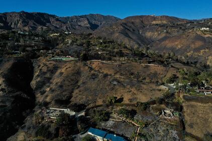 Le impressionanti immagini dall'alto della devastazione di Los Angeles 6