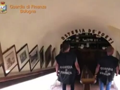Da Guccini a bancarotta: sequestrata la storica Osteria de' poeti