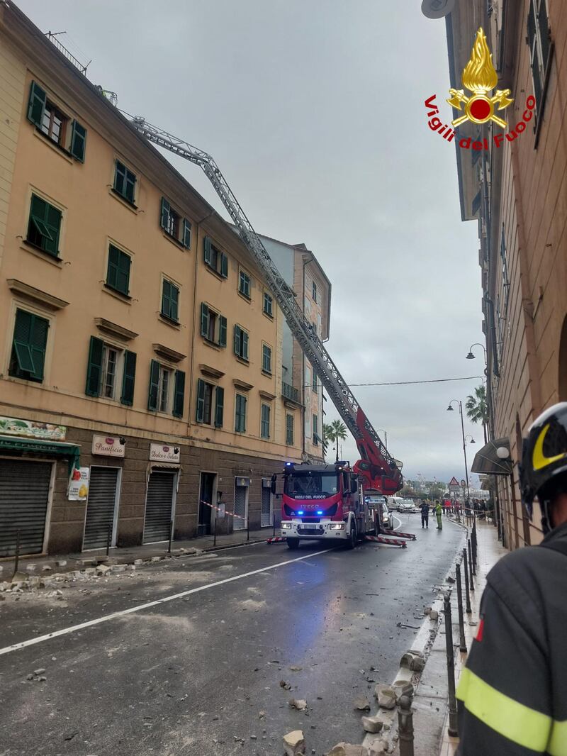 Genova vessata dal maltempo, le immagini dei danni 5