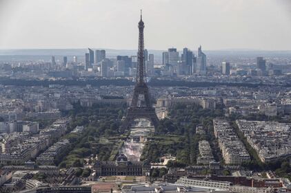 Francia campione del Mondo: tifosi in delirio sotto la Tour Eiffel 8