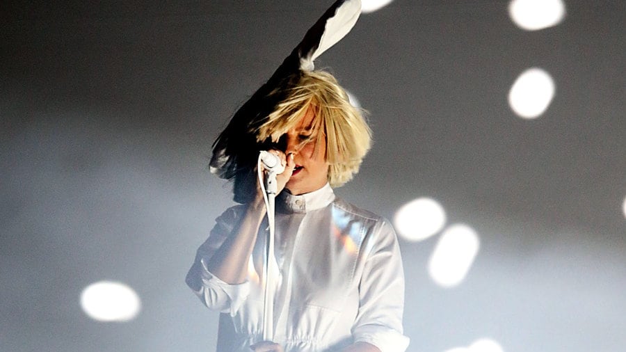 Sia nuda su Twitter, così batte gli hacker