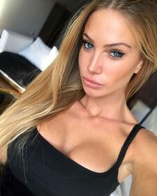 Taylor Mega, le immagini più hot 5