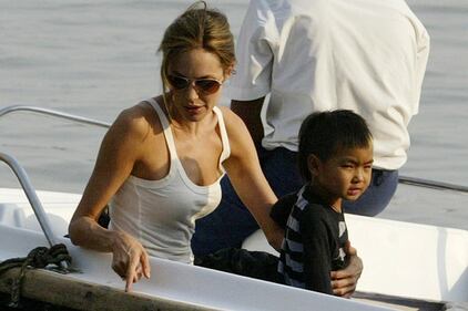 Angelina Jolie: "non ho mai pensato a me stessa come a una madre". Le foto 1