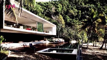 Kogan, architettura da film con legno, pietra e luce