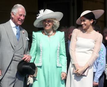 Meghan Markle solare alle celebrazioni per Carlo 7