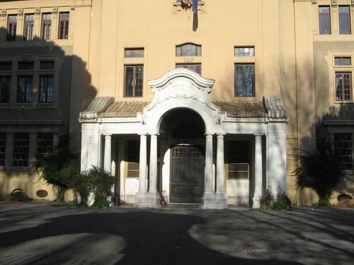 "I fascisti non devono entrare nelle scuole". Rissa al Mamiani