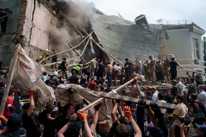 Raid di Mosca a Kiev: le immagini della distruzione 1
