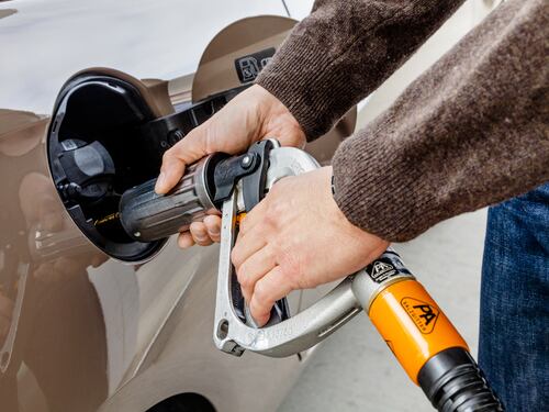 Bonus auto, nel Dpcm aiuti anche per convertire il motore a gas