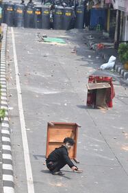 Indonesia, proteste contro la rielezione del presidente Joko Widodo 2