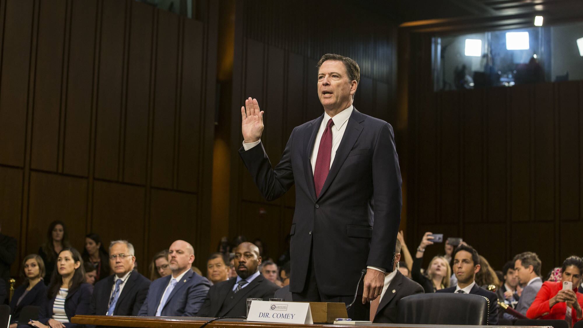 Trump, Comey, le prostitute Così riesplode il Russiagate