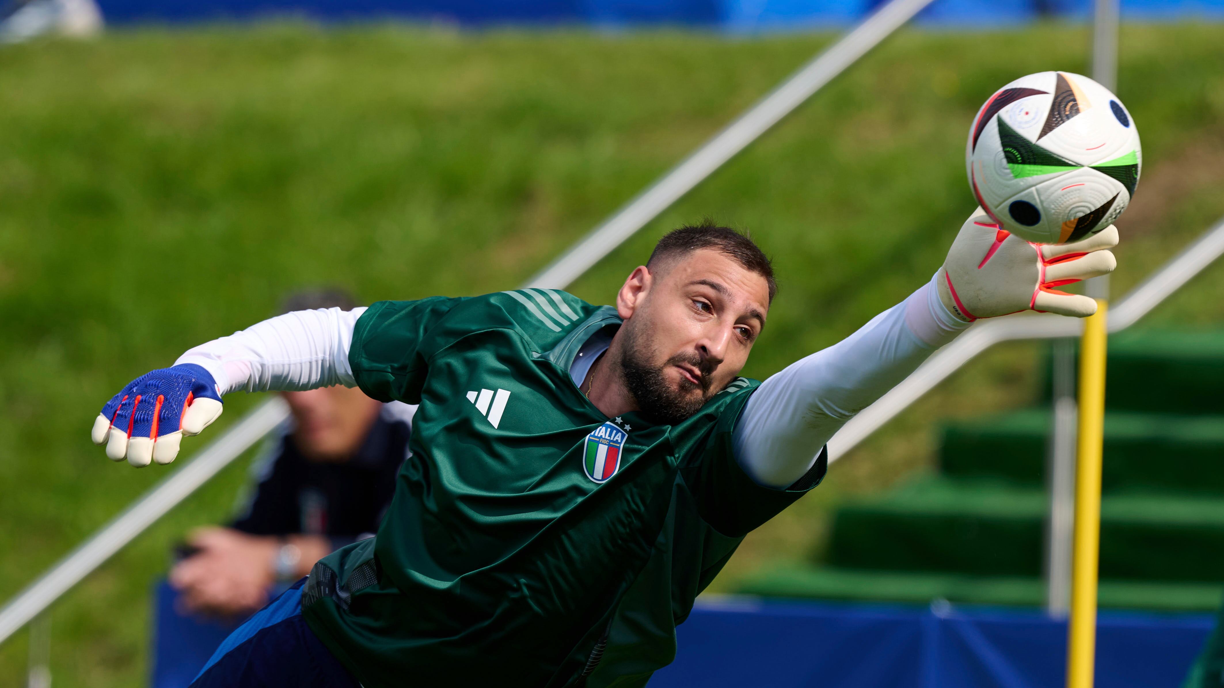Un "derby" con in palio molto più che l'Europeo