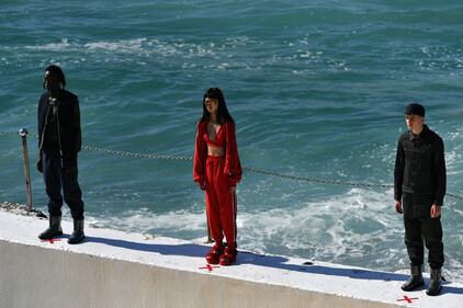 In Australia le modelle sfilano in riva al mare 5
