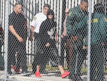 Justin Bieber, smorfie e boccacce in prigione prima di uscire su cauzione 6