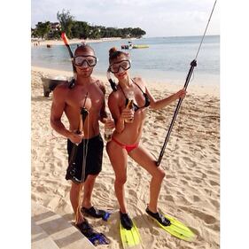 Nina Agdal, bella sotto al sole 15