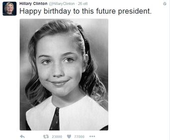 Hillary Clinton si fa gli auguri da sola 1
