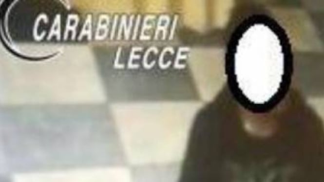 Ladro nella chiesa di Scorrano urinò sull'altare: arrestato