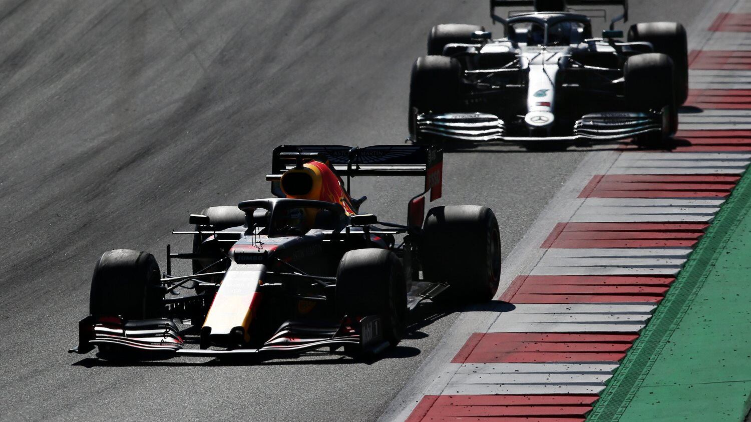 Formula Uno, Verstappen vince davanti a Leclerc e Bottas