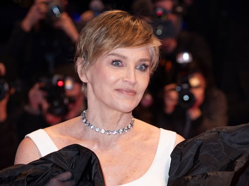 "Ho perso 18 milioni di risparmi dopo l'ictus". La confessione choc di Sharon Stone