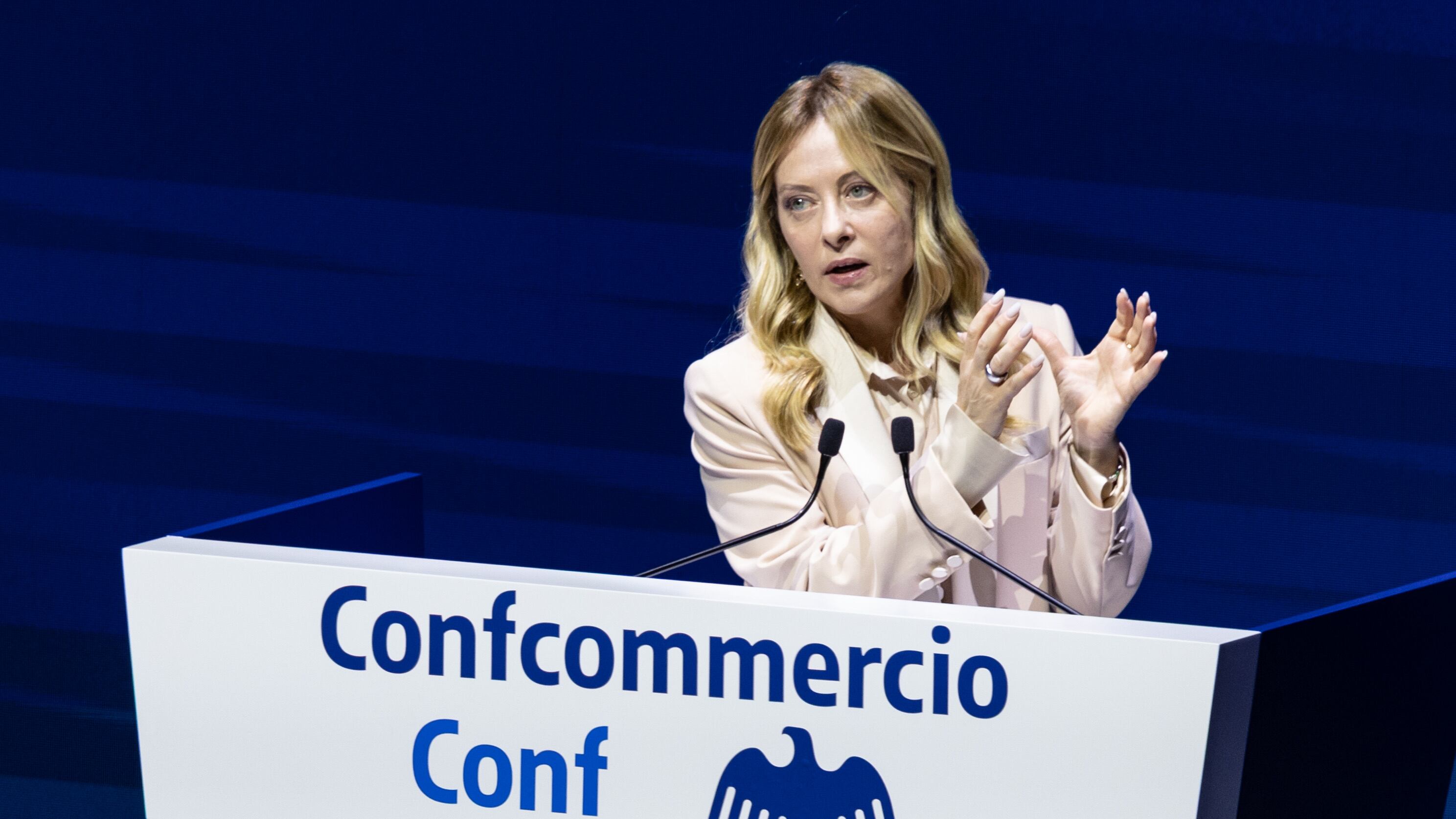 Meloni rilancia il taglio delle tasse: "Adesso un sollievo al ceto medio"