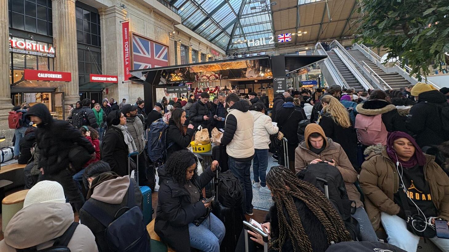 Caos Eurostar, arriva l'annuncio della "parziale riapertura" del tunnel della Manica