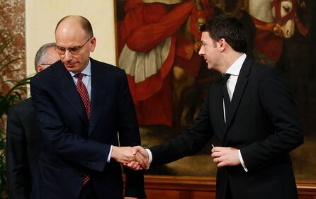 La stretta di mano tra Renzi e Letta. Ed è gelo 5