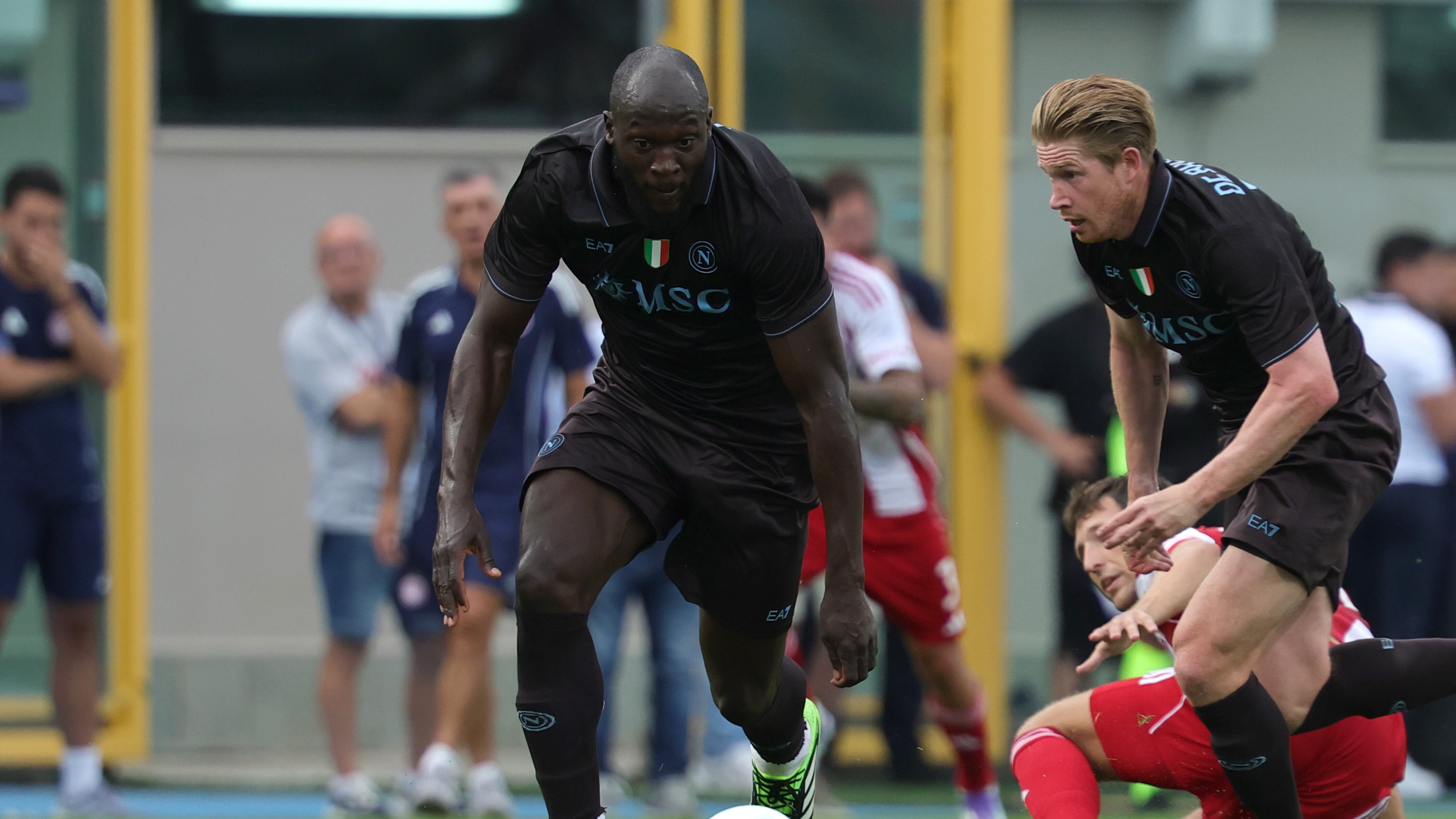 Napoli, tegola Lukaku: lesione al retto femorale, quanto starà fermo l’attaccante