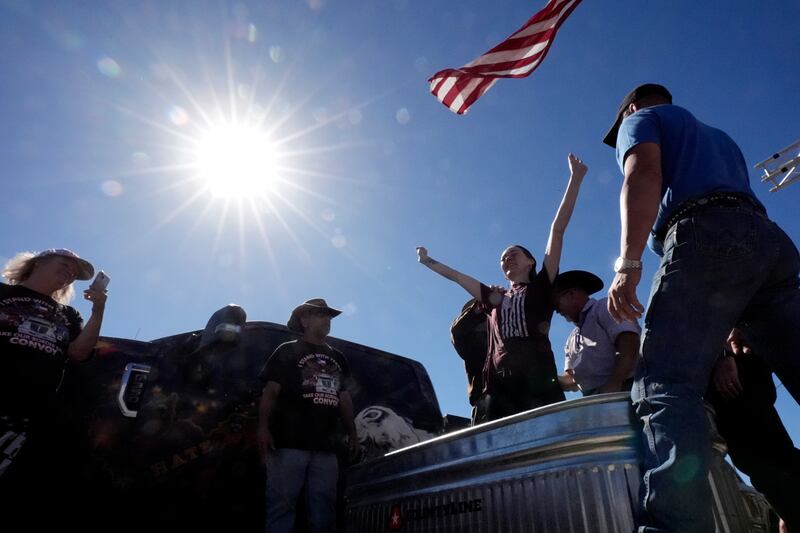 "Take Our Border Back": la marcia del patrioti per i confini Usa 1