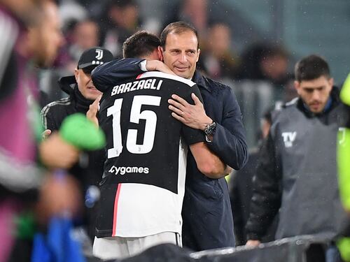 Barzagli dice addio alla Juventus: lacrime e abbraccio con Allegri