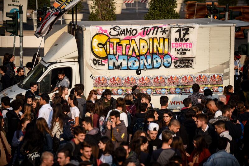 Corteo di studenti in protesta 17