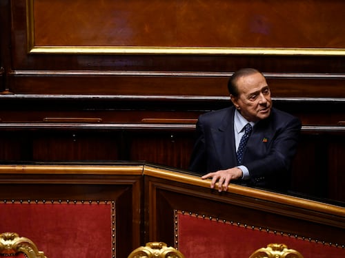 Assunzioni under 35, pensioni e difesa della casa: Berlusconi detta il passo per le regionali