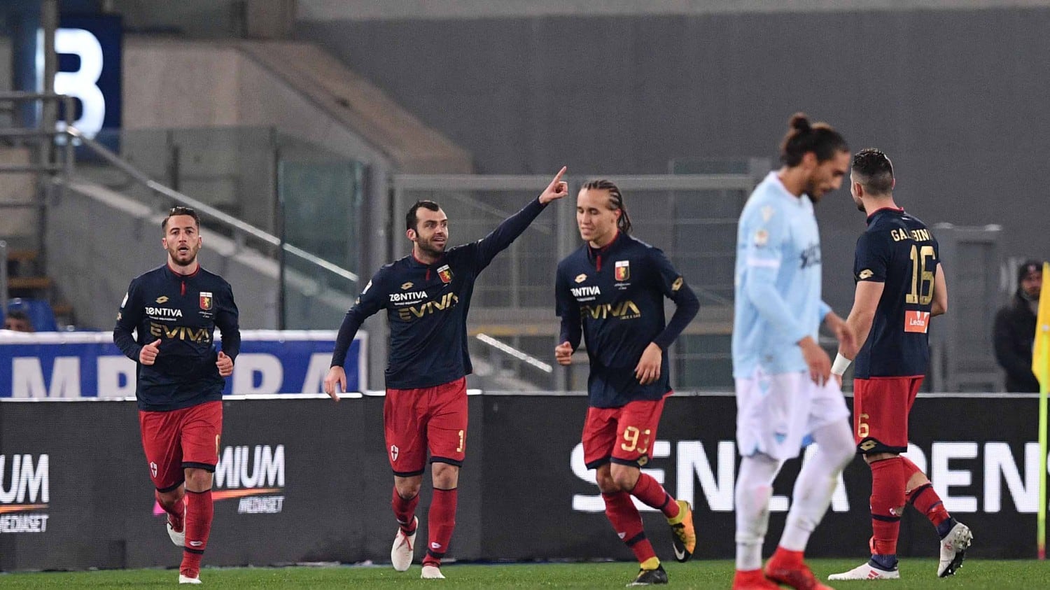 Il Genoa sorprende la Lazio: Pandev-Laxalt stendono 2-1 i biancocelesti