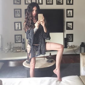 Nina Moric mostra il lato b su Instagram 5